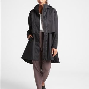 Athleta Edgewater rainout parka Small